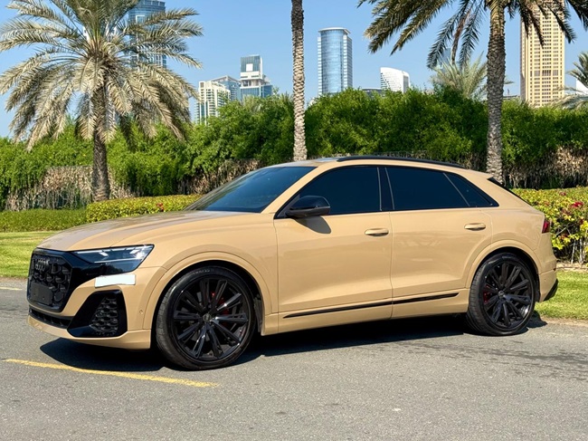 AUDI Q8 S LINE 2025