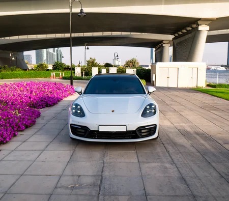 Porsche Panamera 2023