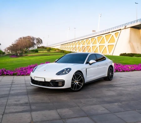 Porsche Panamera 2023