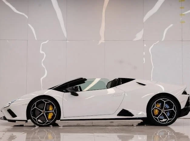 Lamborghini Huracan Evo Spyder 2023